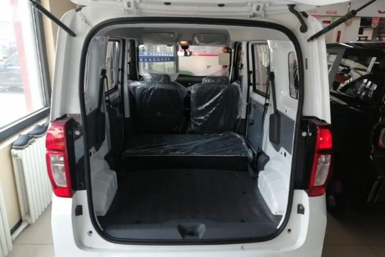 Used Wuling Zhiguang New Energy 2025 Comfort Model Trunk