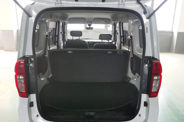 Used Wuling Zhiguang New Energy 2025 Model 305km Ambitious Edition Trunk
