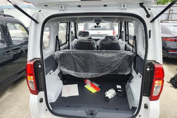 Used Wuling Zhiguang New Energy 2025 Standard Model Trunk