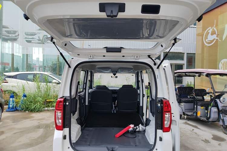 Used Wuling Zhiguang New Energy 2025 Model 305km Ambitious Edition Trunk