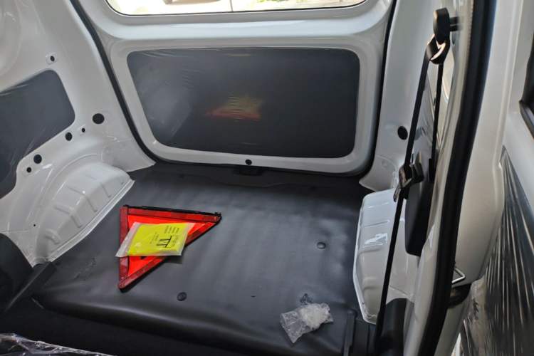 Used Wuling Zhiguang New Energy 2025 Model 305km Ambitious Edition Trunk
