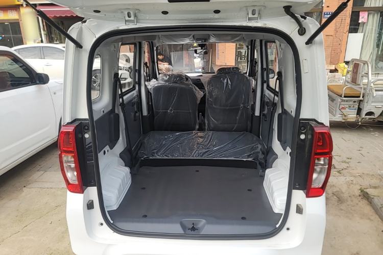 Used Wuling Zhiguang New Energy 2025 Model 305km Ambitious Edition Trunk