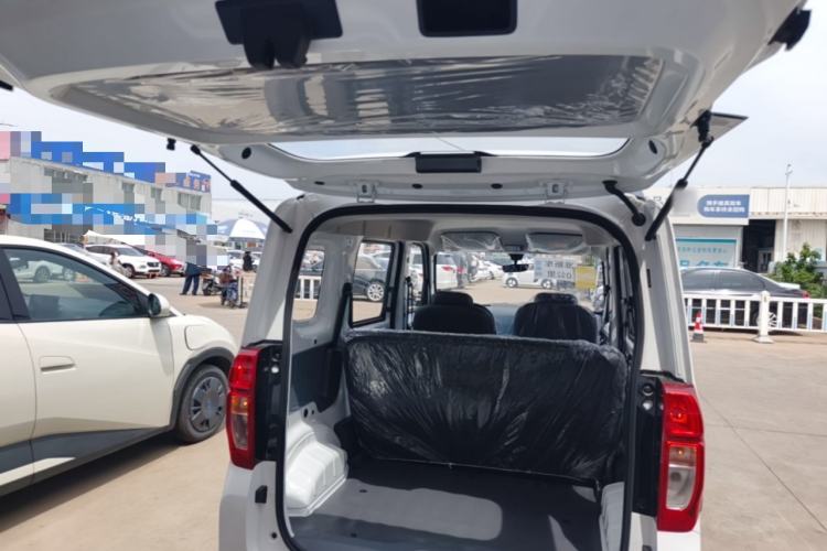 Used Wuling Zhiguang New Energy 2025 Model 305km Ambitious Edition Trunk