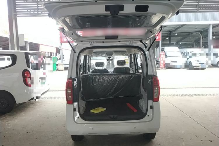 Used Wuling Zhiguang New Energy 2025 Model 305km Ambitious Edition Trunk