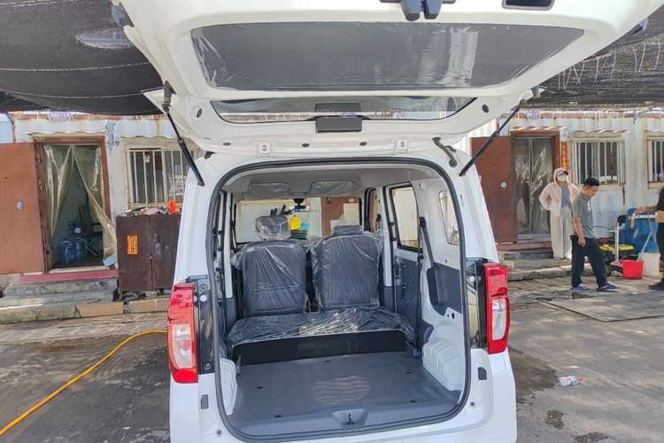 Used Wuling Zhiguang New Energy 2025 Comfort Model Trunk