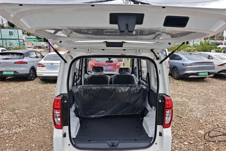 Used Wuling Zhiguang New Energy 2025 Model 305km Ambitious Edition Trunk