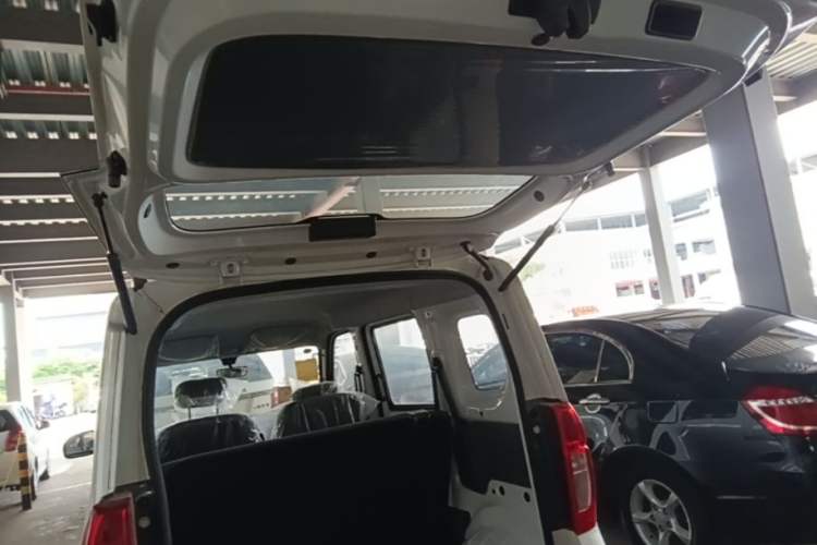 Used Wuling Zhiguang New Energy 2025 Model 305km Ambitious Edition Trunk