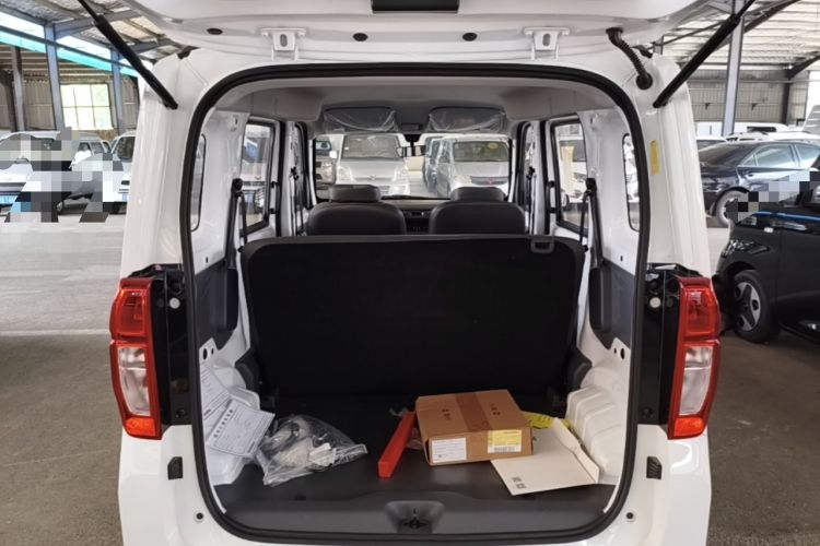 Used Wuling Zhiguang New Energy 2025 Model 305km Ambitious Edition Trunk