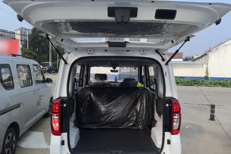 Used Wuling Zhiguang New Energy 2025 Model 305km Ambitious Edition Trunk