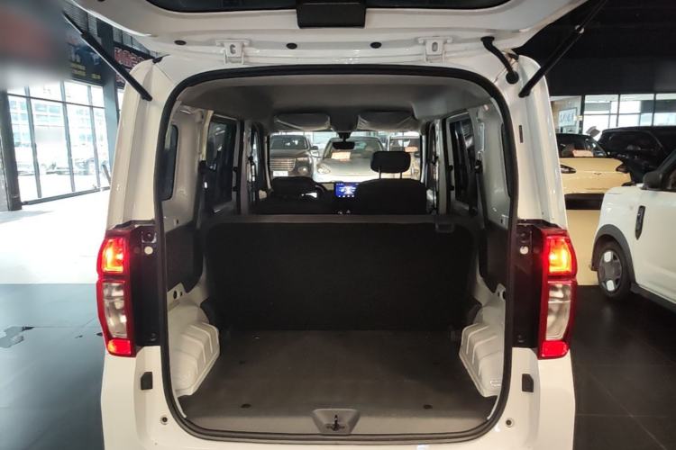Used Wuling Zhiguang New Energy 2025 Comfort Model Trunk