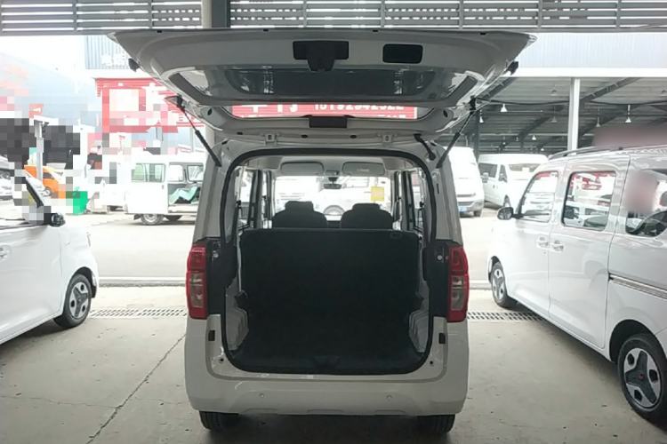 Used Wuling Zhiguang New Energy 2025 Model 305km Ambitious Edition Trunk