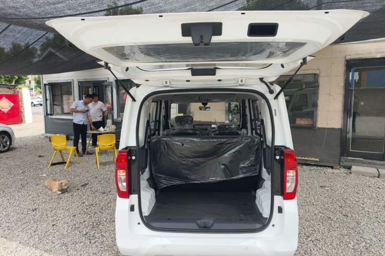 Used Wuling Zhiguang New Energy 2025 Comfort Model Trunk