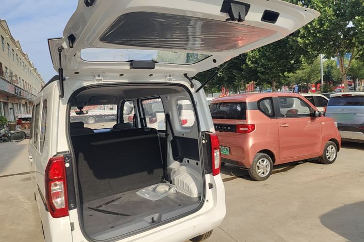 Used Wuling Zhiguang New Energy 2025 Model 305km Ambitious Edition Trunk