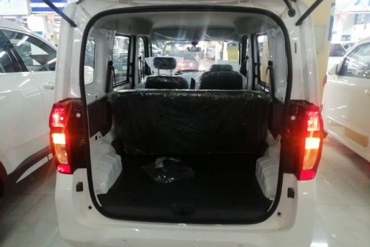 Used Wuling Zhiguang New Energy 2025 Comfort Model Trunk