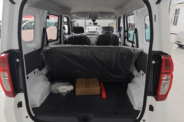 Used Wuling Zhiguang New Energy 2025 Model 305km Ambitious Edition Trunk