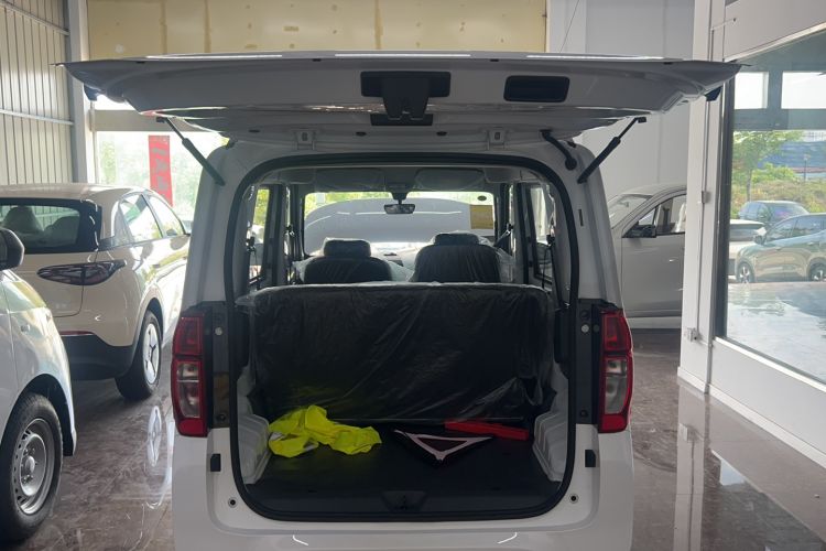 Used Wuling Zhiguang New Energy 2025 Model 305km Ambitious Edition Trunk