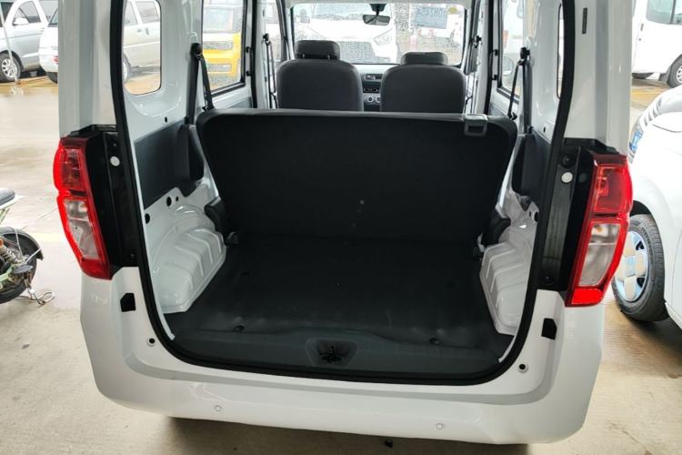 Used Wuling Zhiguang New Energy 2025 Model 305km Ambitious Edition Trunk