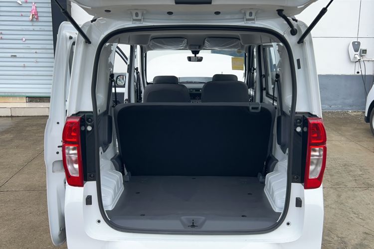 Used Wuling Zhiguang New Energy 2025 Comfort Model Trunk