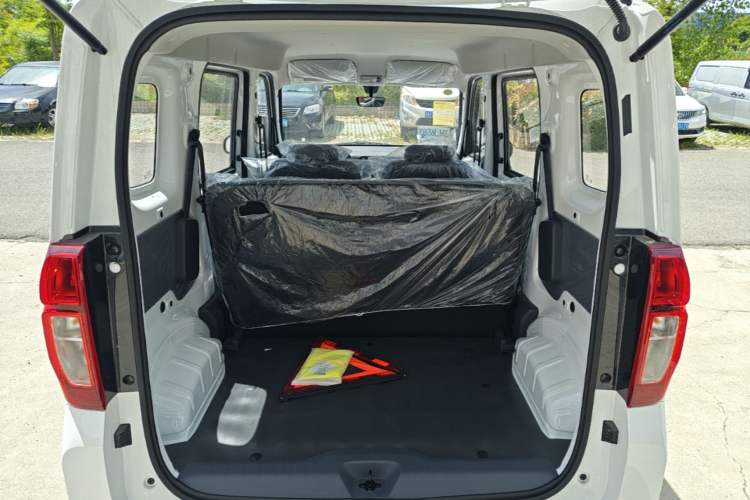 Used Wuling Zhiguang New Energy 2025 Standard Model Trunk