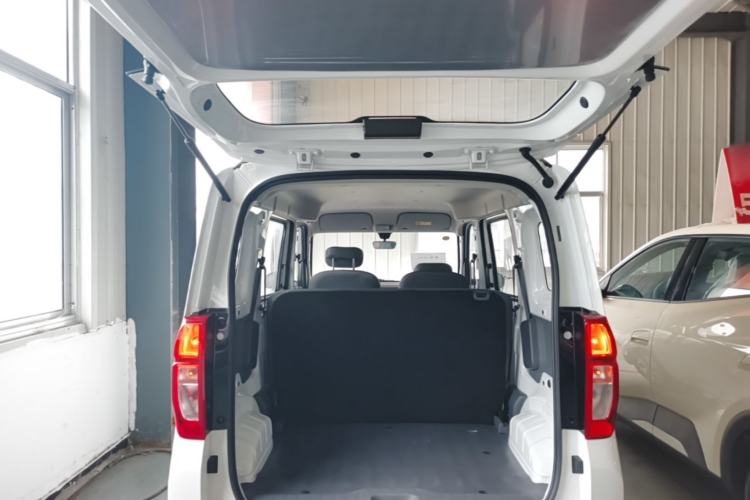 Used Wuling Zhiguang New Energy 2025 Model 305km Ambitious Edition Trunk