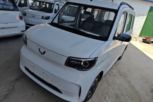 Used Wuling Zhiguang New Energy 2025 Model 305km Ambitious Edition