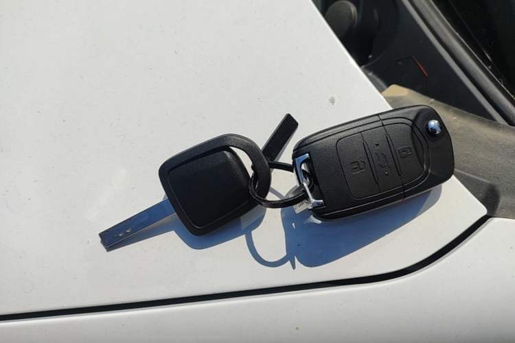 Used Wuling Zhiguang New Energy 2025 Comfort Model Vehicle Key