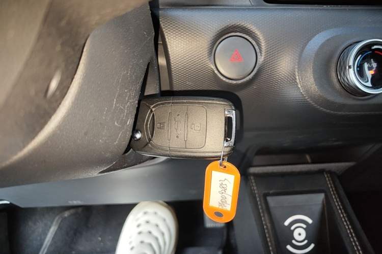 Used Wuling Zhiguang New Energy 2025 Standard Model Vehicle Key