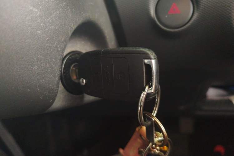 Used Wuling Zhiguang New Energy 2025 Model 305km Ambitious Edition Vehicle Key