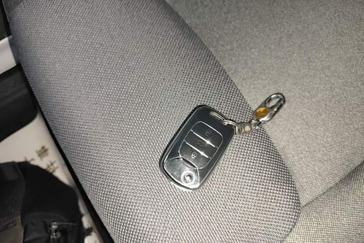 Used Wuling Zhiguang New Energy 2025 Comfort Model Vehicle Key