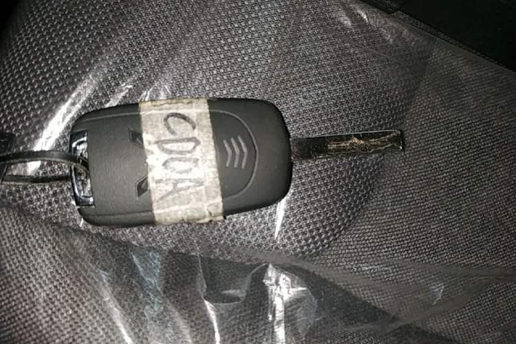 Used Wuling Zhiguang New Energy 2025 Standard Model Vehicle Key