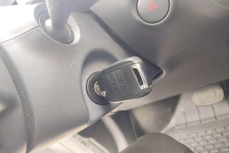 Used Wuling Zhiguang New Energy 2025 Model 305km Ambitious Edition Vehicle Key