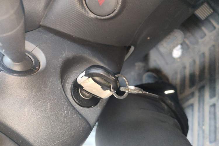 Used Wuling Zhiguang New Energy 2025 Standard Model Vehicle Key