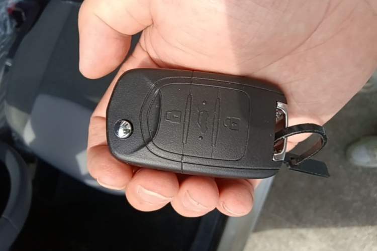 Used Wuling Zhiguang New Energy 2025 Model 305km Ambitious Edition Vehicle Key