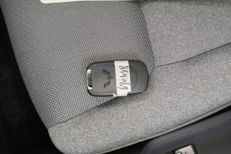 Used Wuling Zhiguang New Energy 2025 Comfort Model Vehicle Key