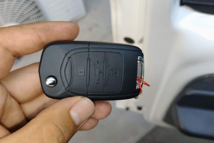 Used Wuling Zhiguang New Energy 2025 Standard Model Vehicle Key
