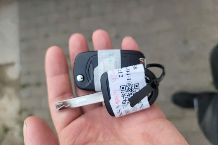 Used Wuling Zhiguang New Energy 2025 Model 305km Ambitious Edition Vehicle Key