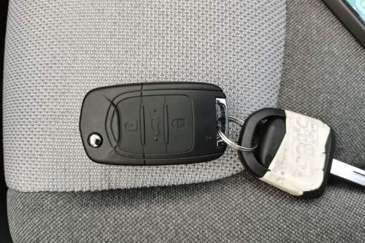 Used Wuling Zhiguang New Energy 2025 Model 305km Ambitious Edition Vehicle Key