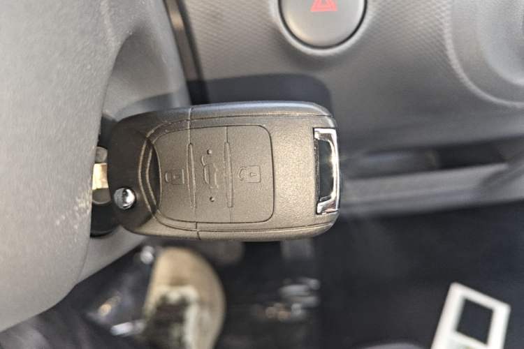 Used Wuling Zhiguang New Energy 2025 Model 305km Ambitious Edition Vehicle Key