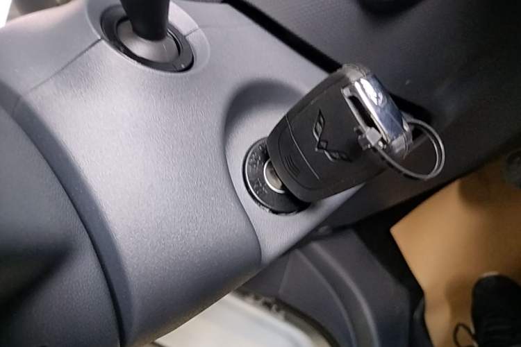 Used Wuling Zhiguang New Energy 2025 Comfort Model Vehicle Key