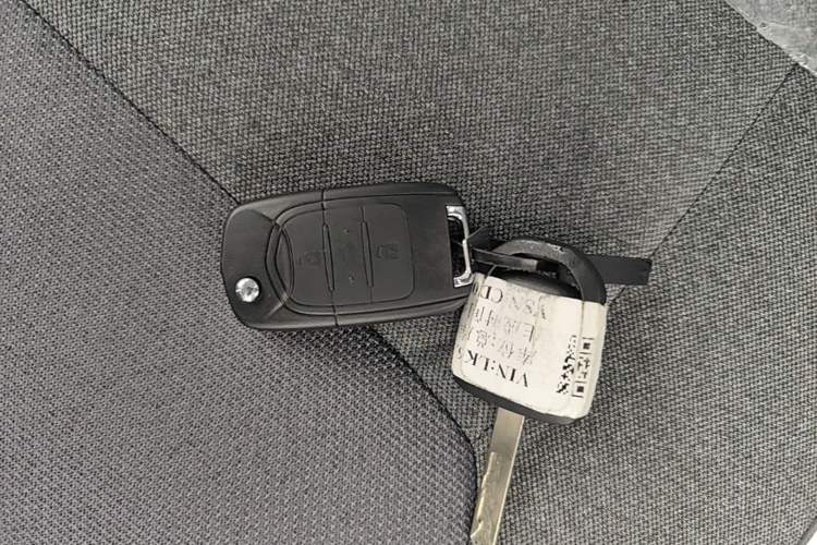 Used Wuling Zhiguang New Energy 2025 Standard Model Vehicle Key