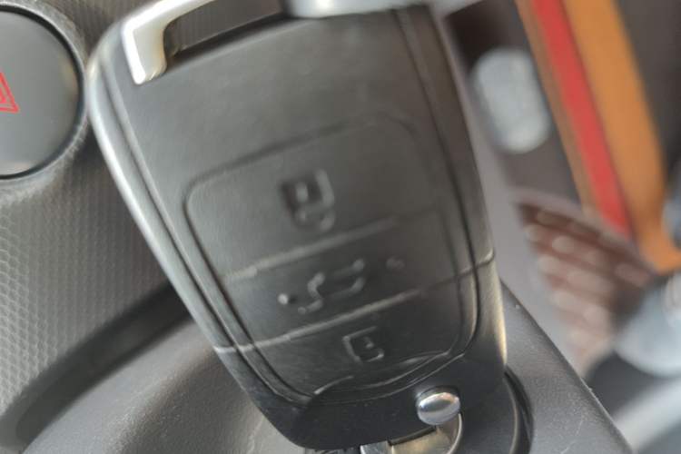 Used Wuling Zhiguang New Energy 2025 Standard Model Vehicle Key