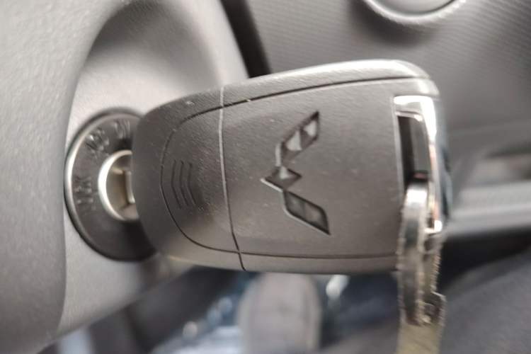 Used Wuling Zhiguang New Energy 2025 Model 305km Ambitious Edition Vehicle Key