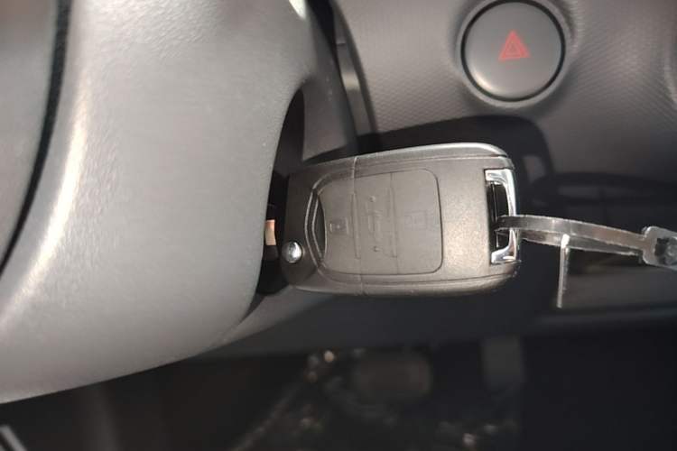 Used Wuling Zhiguang New Energy 2025 Model 305km Ambitious Edition Vehicle Key