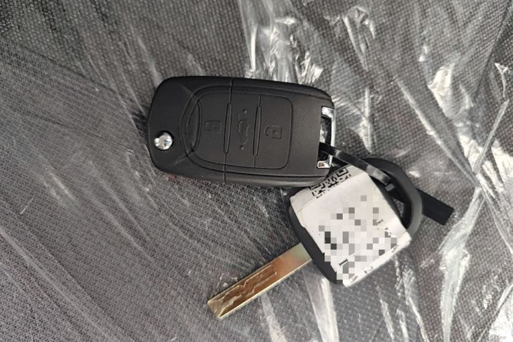 Used Wuling Zhiguang New Energy 2025 Standard Model Vehicle Key
