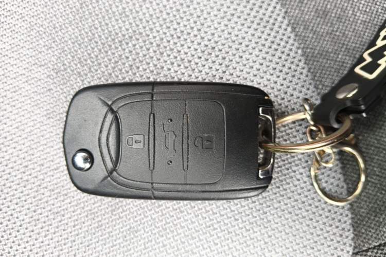 Used Wuling Zhiguang New Energy 2025 Model 305km Ambitious Edition Vehicle Key