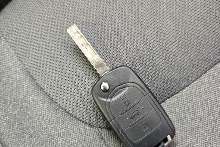 Used Wuling Zhiguang New Energy 2025 Standard Model Vehicle Key