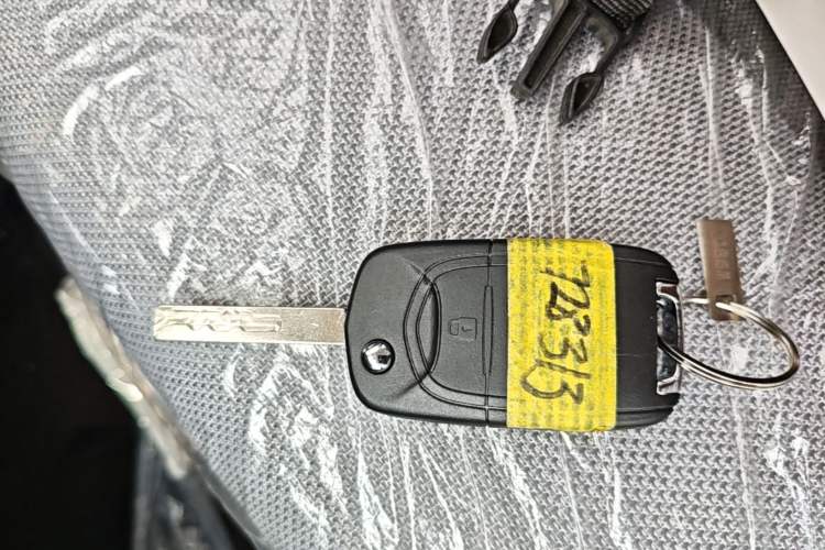 Used Wuling Zhiguang New Energy 2025 Model 305km Ambitious Edition Vehicle Key