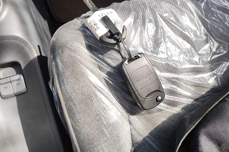 Used Wuling Zhiguang New Energy 2025 Comfort Model Vehicle Key