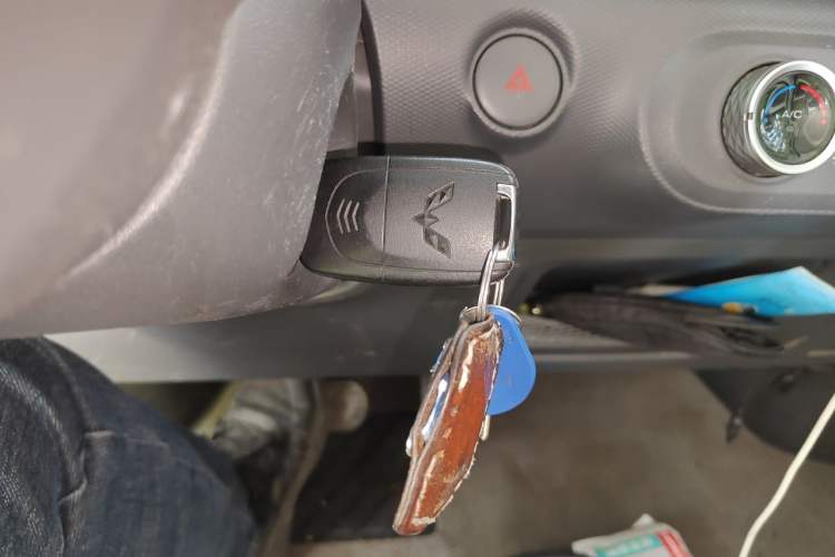 Used Wuling Zhiguang New Energy 2025 Standard Model Vehicle Key