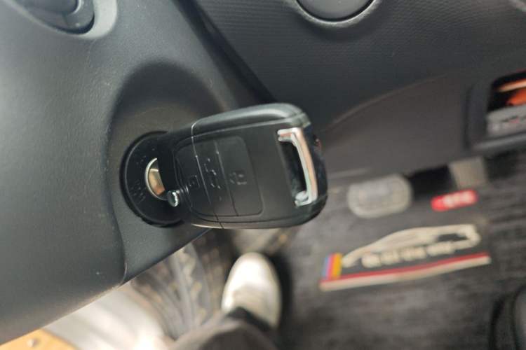 Used Wuling Zhiguang New Energy 2025 Comfort Model Vehicle Key
